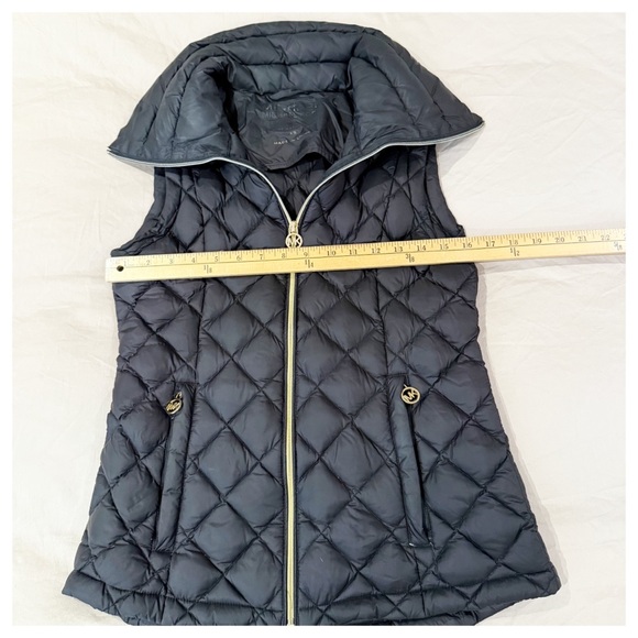 Michael Kors Quilted Puffer Vest | Women’s XS | Black | Ultralight Down - Picture 9 of 10